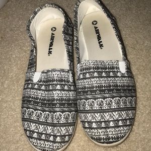 Air walk flats/slip on